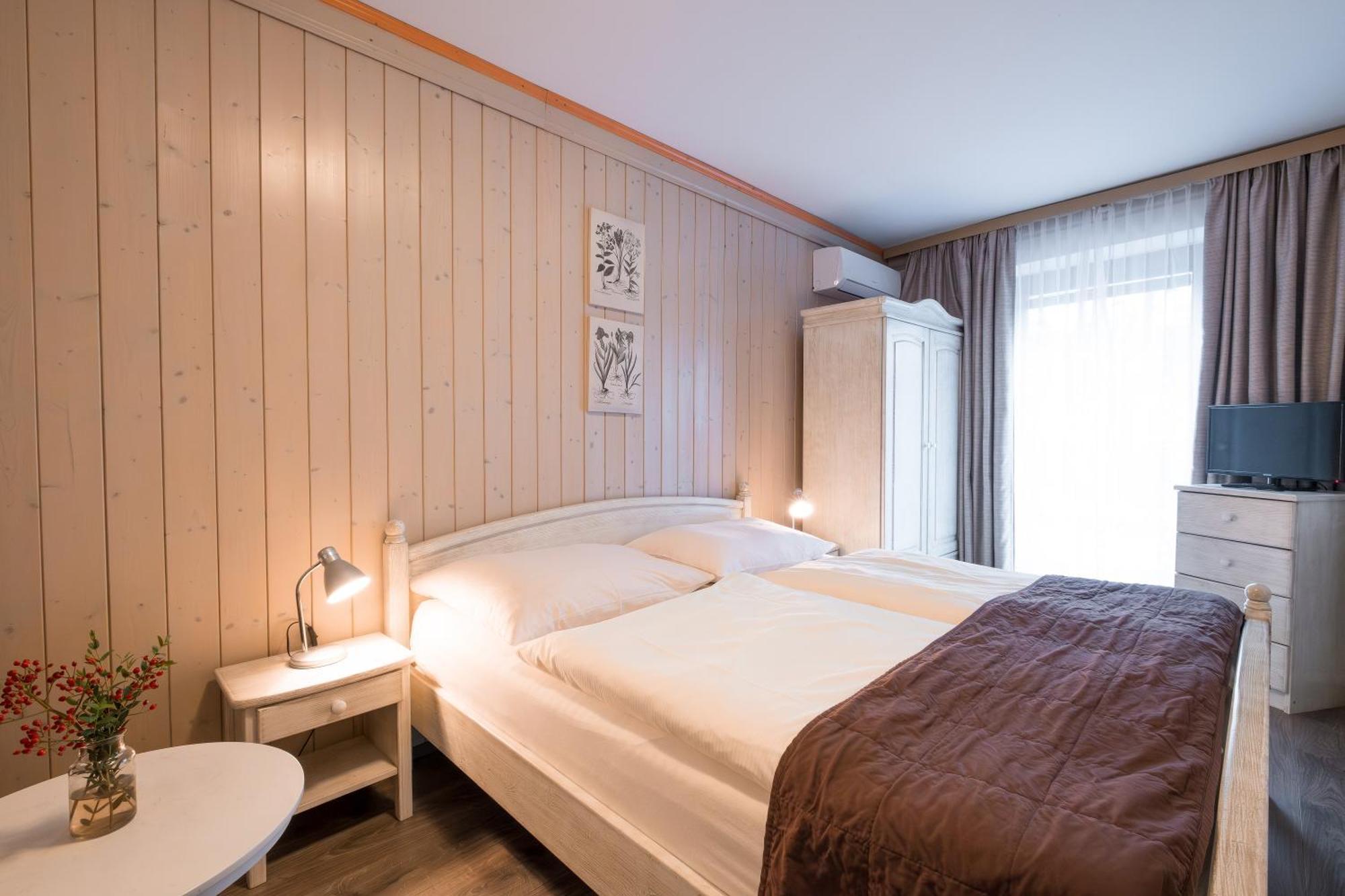 Hotel Maxant Frymburk Esterno foto