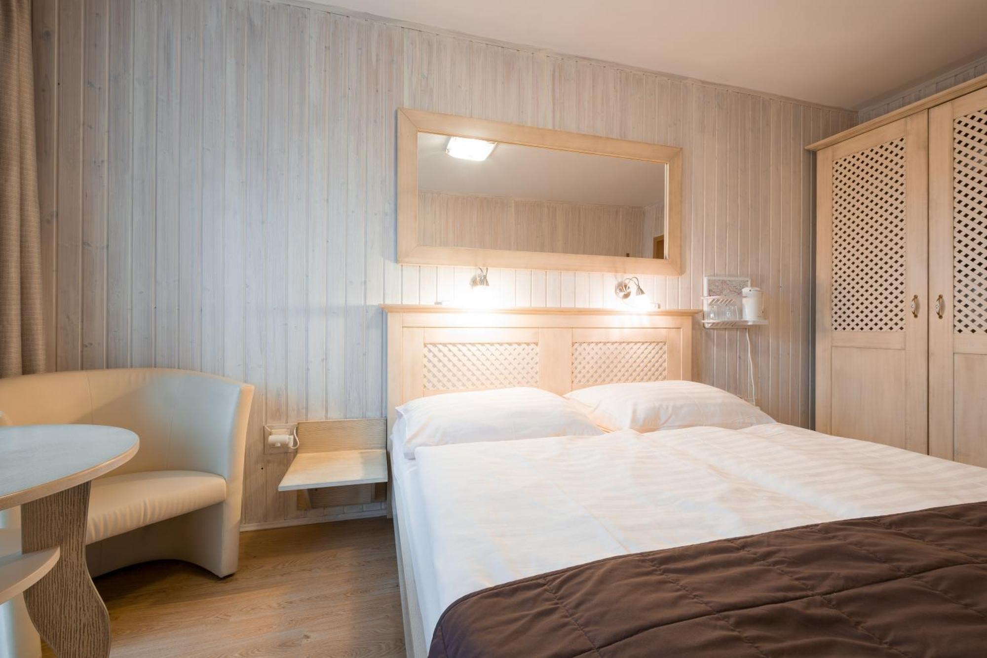 Hotel Maxant Frymburk Esterno foto